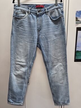 HUGO Light Wash Slim Straight Men’s Jeans